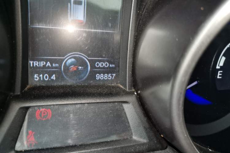 Used CHANGAN CS75 2014 2.0L Manual Luxury Version China IV Standard Odometer Close Up