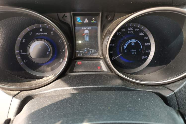 Used CHANGAN CS75 2014 2.0L Manual Luxury Version China V Standard Odometer Close Up