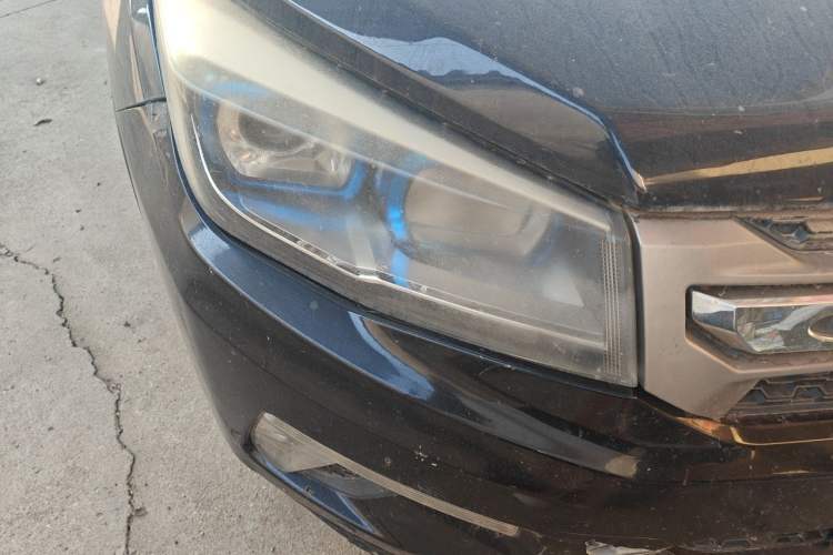 Used CHANGAN CS75 2014 2.0L Manual Luxury Version China V Standard Right Front Headlight