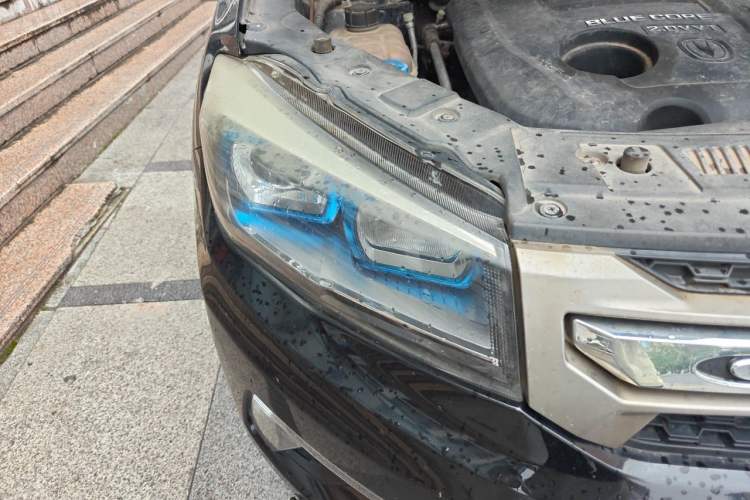 Used CHANGAN CS75 2014 2.0L Manual Luxury Version China IV Standard Right Front Headlight