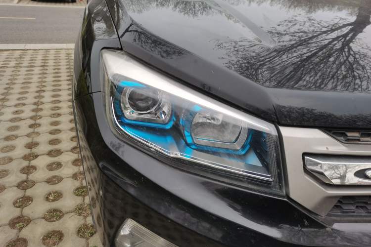 Used CHANGAN CS75 2014 1.8T Automatic Elite Version China V Standard Right Front Headlight