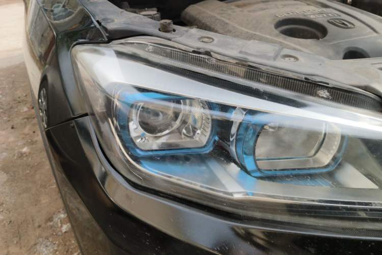 Used CHANGAN CS75 2014 2.0L Manual Luxury Version China IV Standard Right Front Headlight