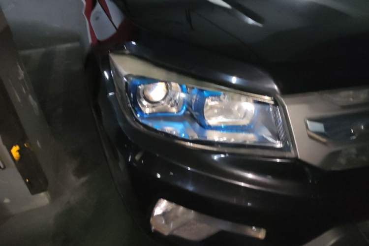Used CHANGAN CS75 2014 1.8T Automatic Elite Model China IV Standard Right Front Headlight