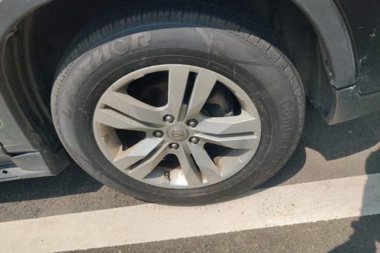 Used CHANGAN CS75 2014 2.0L Manual Luxury Version China IV Standard Right Front Wheel Hub