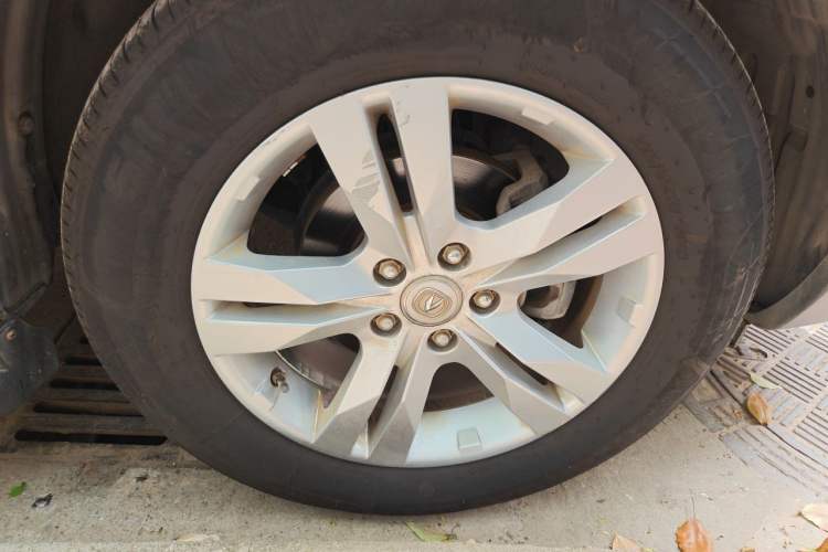 Used CHANGAN CS75 2014 1.8T Automatic Elite Model China IV Standard Right Front Wheel Hub