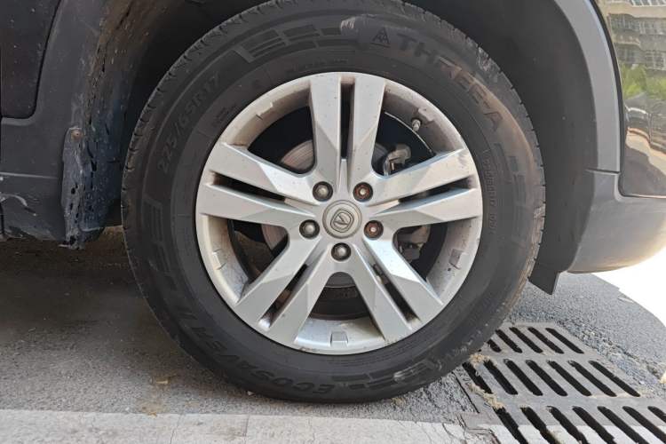 Used CHANGAN CS75 2014 1.8T Automatic Elite Model China IV Standard Right Front Wheel Hub