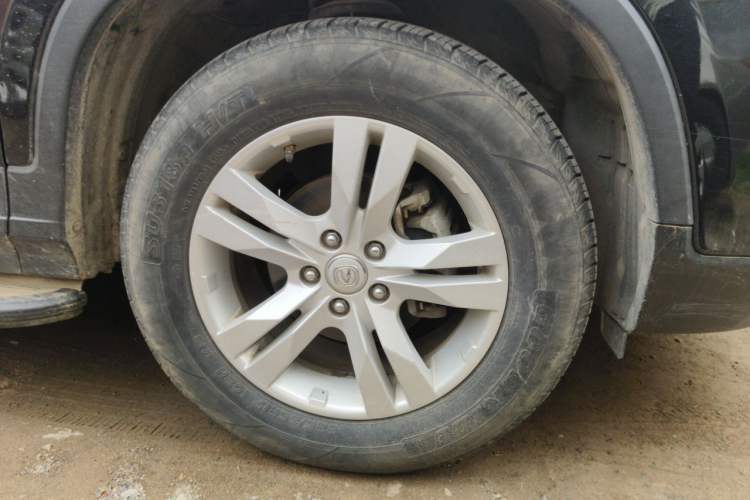 Used CHANGAN CS75 2014 2.0L Manual Luxury Version China IV Standard Right Front Wheel Hub
