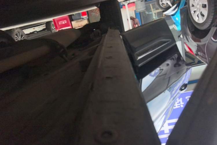 Used CHANGAN CS75 2014 2.0L Manual Leading Version China IV Standard Right Side Sill