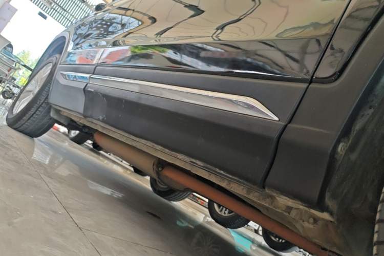 Used CHANGAN CS75 2014 1.8T Automatic Elite Model China IV Standard Right Side Sill