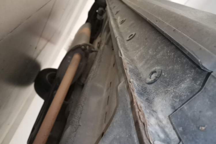 Used CHANGAN CS75 2014 2.0L Manual Luxury Version China IV Standard Right Side Sill