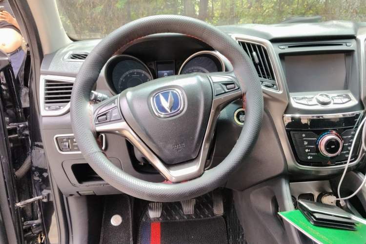Used CHANGAN CS75 2014 2.0L Manual Leading Model China V Standard Steering Wheel