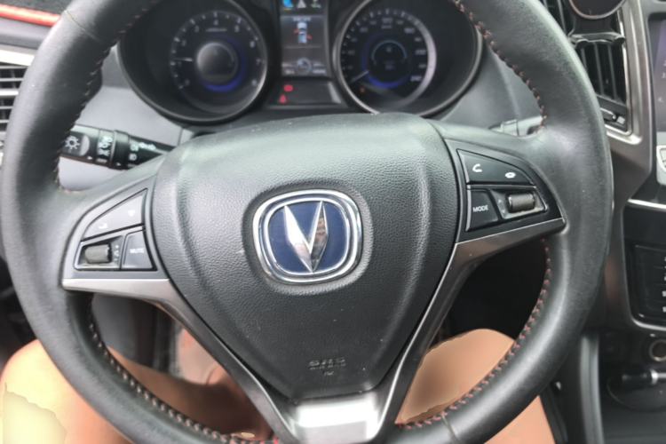 Used CHANGAN CS75 2014 2.0L Manual Leading Version China IV Standard Steering Wheel