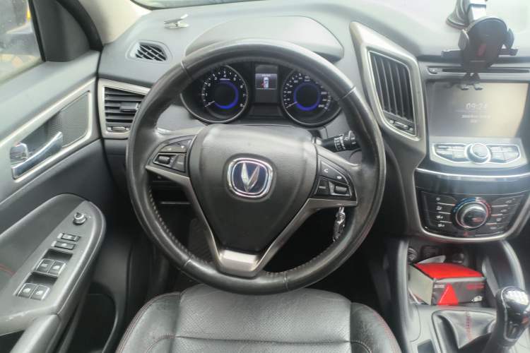Used CHANGAN CS75 2014 2.0L Manual Comfort Version China IV Standard Steering Wheel