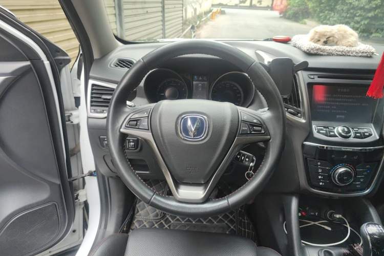Used CHANGAN CS75 2014 2.0L Manual Luxury Version China IV Standard Steering Wheel