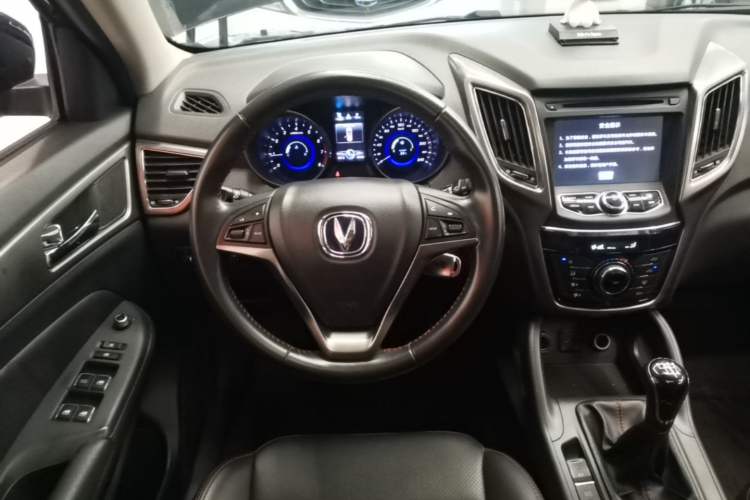 Used CHANGAN CS75 2014 2.0L Manual Luxury Version China IV Standard Steering Wheel