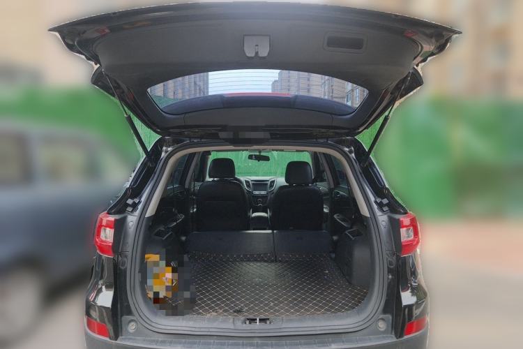 Used CHANGAN CS75 2014 2.0L Manual Luxury Version China IV Standard Trunk