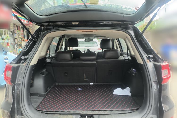 Used CHANGAN CS75 2014 2.0L Manual Comfort Version China IV Standard Trunk