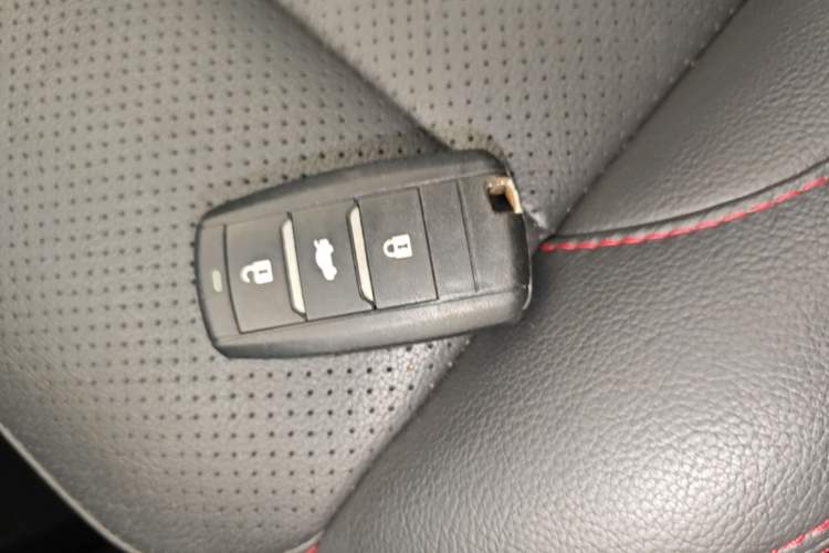 Used CHANGAN CS75 2014 1.8T Automatic Elite Model China IV Standard Vehicle Key