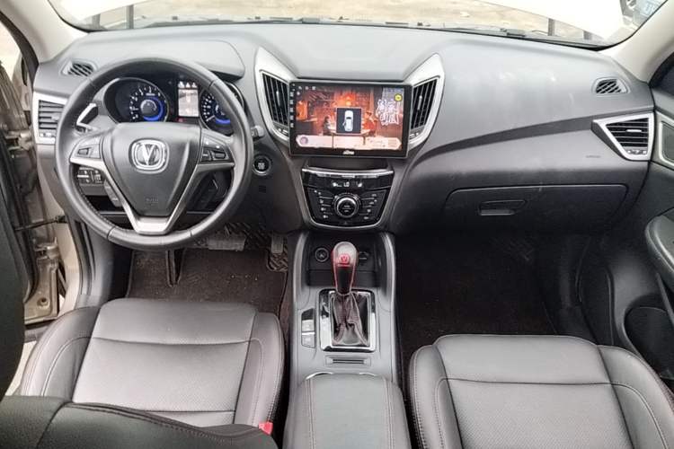 Used CHANGAN CS75 2014 1.8T Automatic Elite Model China IV Standard Center Console
