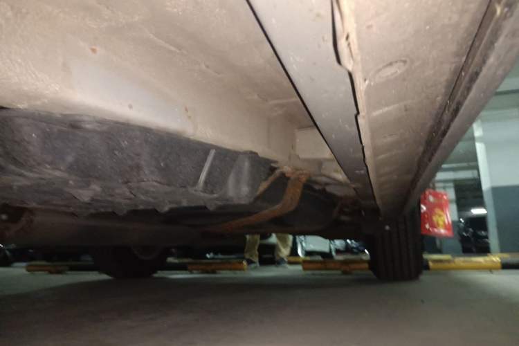 Used CHANGAN CS75 2014 2.0L Manual Luxury Version China IV Standard Chassis Front Left