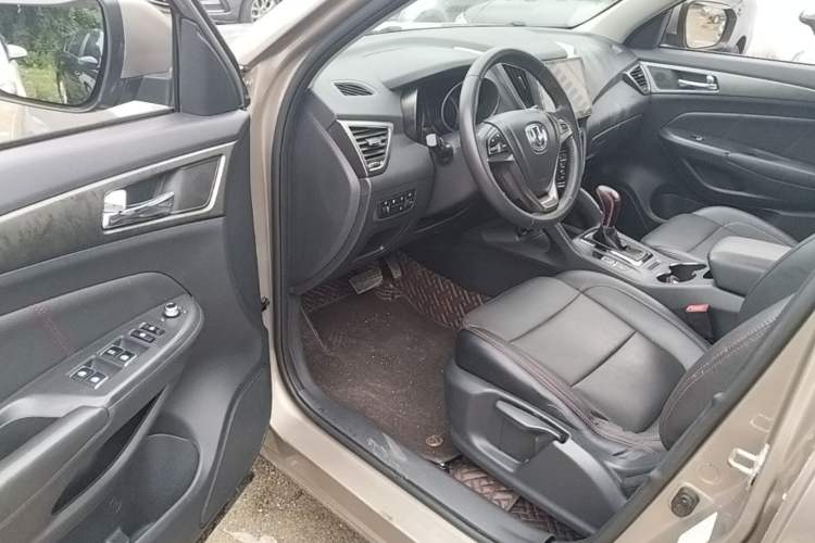 Used CHANGAN CS75 2014 1.8T Automatic Elite Model China IV Standard Driver Seat