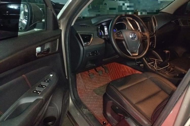 Used CHANGAN CS75 2014 2.0L Manual Luxury Version China IV Standard Driver Seat