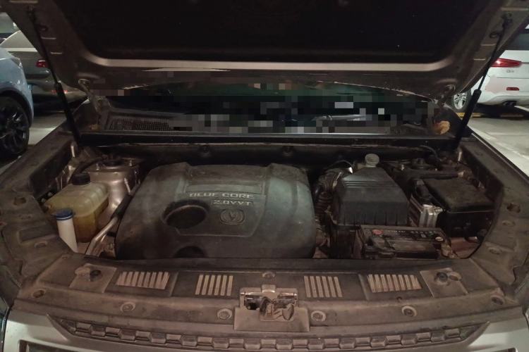 Used CHANGAN CS75 2014 2.0L Manual Luxury Version China IV Standard Engine Bay