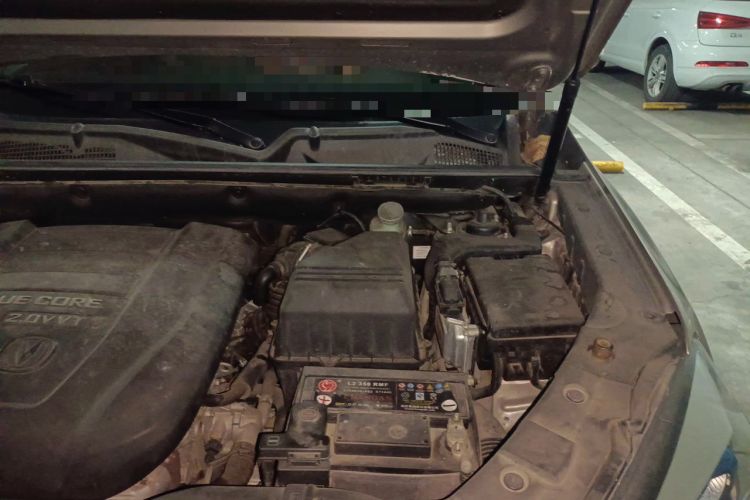Used CHANGAN CS75 2014 2.0L Manual Luxury Version China IV Standard Engine Bay Left