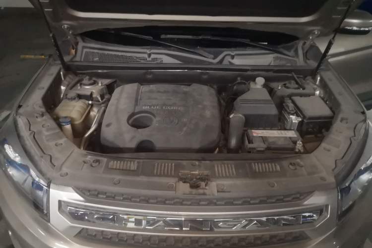 Used CHANGAN CS75 2014 1.8T Automatic Prestige Model China IV Standard Engine Bay