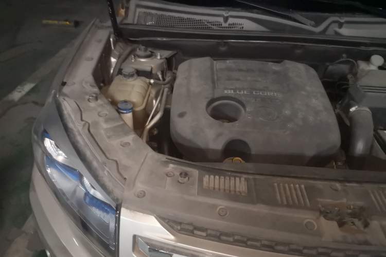 Used CHANGAN CS75 2014 1.8T Automatic Prestige Model China IV Standard Engine Bay Right