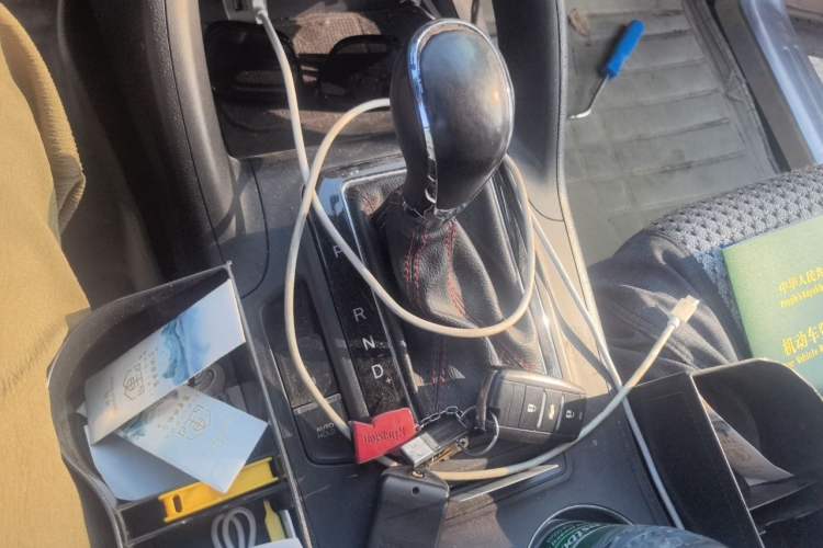 Used CHANGAN CS75 2014 1.8T Automatic Elite Version China V Standard Gear Lever