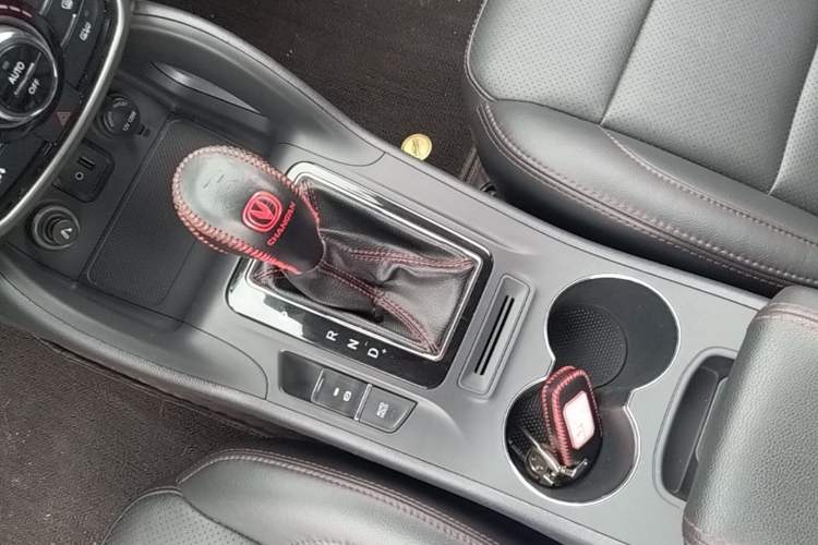 Used CHANGAN CS75 2014 1.8T Automatic Elite Model China IV Standard Gear Lever
