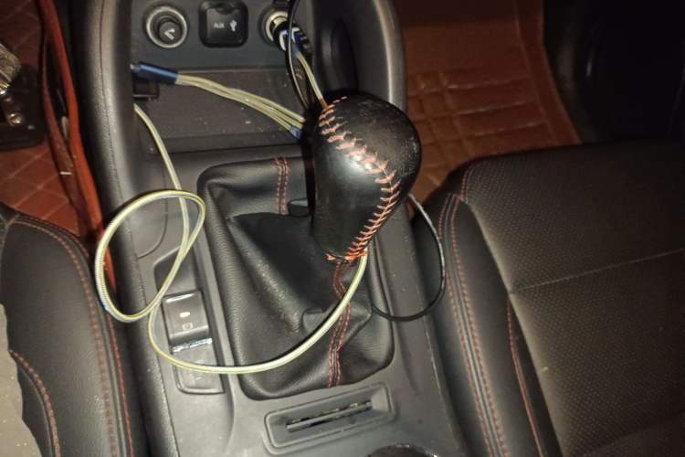 Used CHANGAN CS75 2014 2.0L Manual Luxury Version China IV Standard Gear Lever