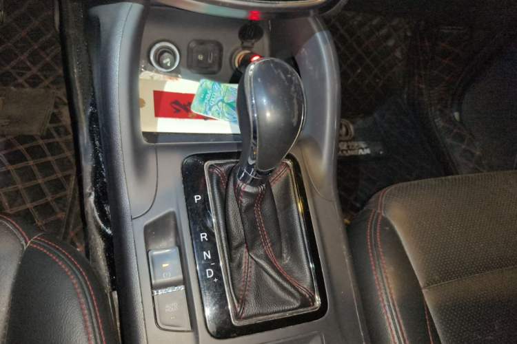 Used CHANGAN CS75 2014 1.8T Automatic Elite Version China V Standard Gear Lever