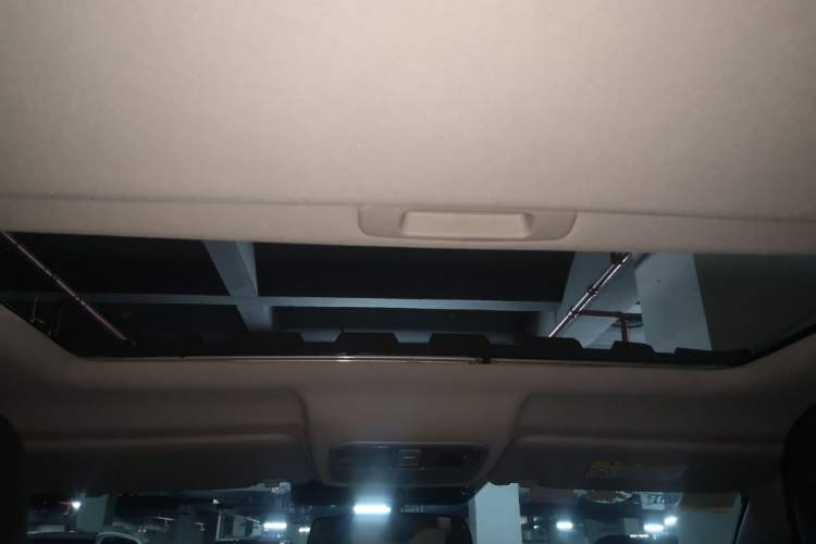 Used CHANGAN CS75 2014 1.8T Automatic Prestige Model China IV Standard Headliner