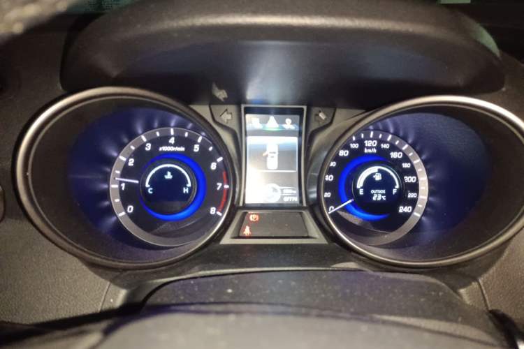 Used CHANGAN CS75 2014 2.0L Manual Luxury Version China IV Standard Instrument Cluster
