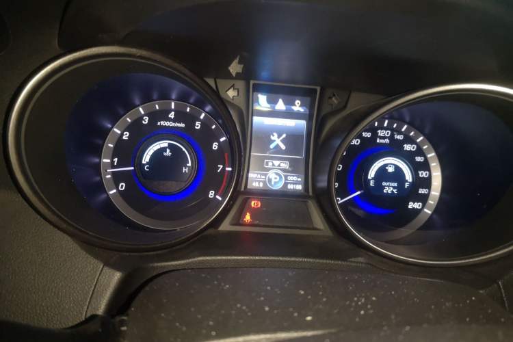 Used CHANGAN CS75 2014 1.8T Automatic Prestige Model China IV Standard Instrument Cluster