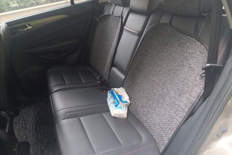 Used CHANGAN CS75 2014 2.0L Manual Luxury Version China IV Standard Left Rear Seat