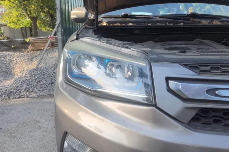 Used CHANGAN CS75 2014 1.8T Automatic Elite Version China V Standard Right Front Headlight