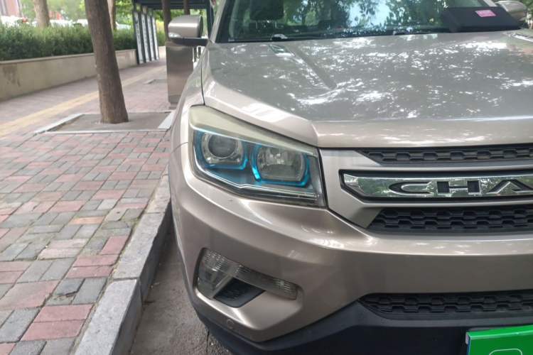 Used CHANGAN CS75 2014 2.0L Manual Luxury Version China IV Standard Right Front Headlight