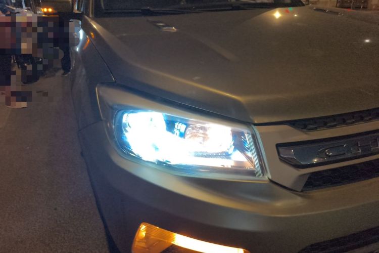 Used CHANGAN CS75 2014 1.8T Automatic Elite Version China V Standard Right Front Headlight