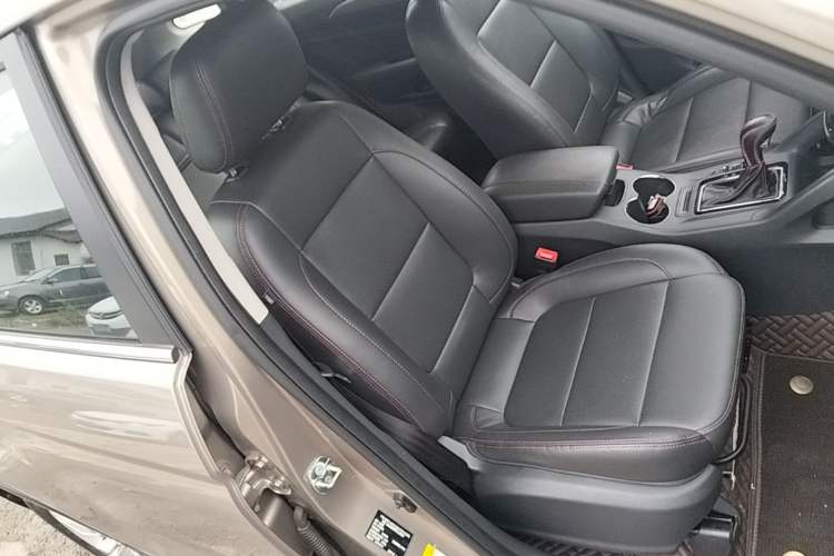 Used CHANGAN CS75 2014 1.8T Automatic Elite Model China IV Standard Right Front Seat