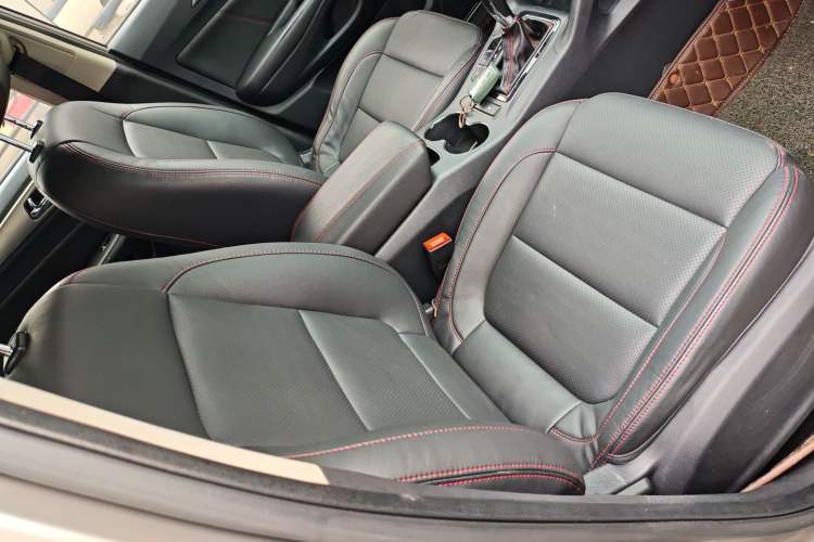 Used CHANGAN CS75 2014 1.8T Automatic Prestige Model China IV Standard Right Front Seat