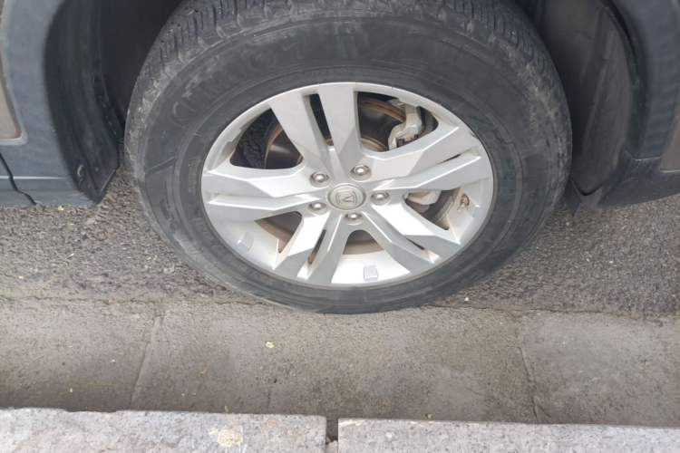 Used CHANGAN CS75 2014 2.0L Manual Luxury Version China IV Standard Right Front Wheel Hub