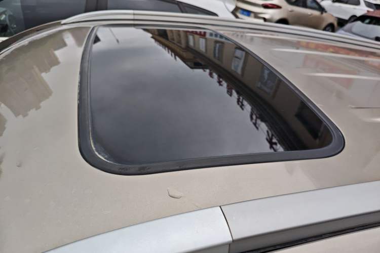 Used CHANGAN CS75 2014 1.8T Automatic Prestige Model China IV Standard Roof