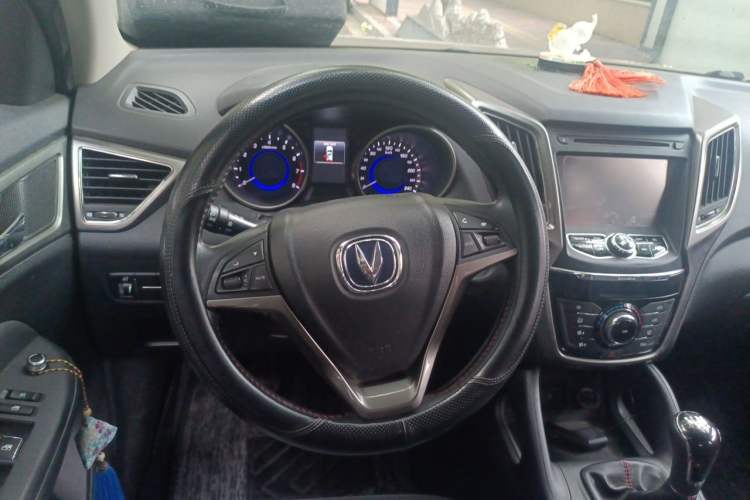 Used CHANGAN CS75 2014 2.0L Manual Luxury Version China IV Standard Steering Wheel