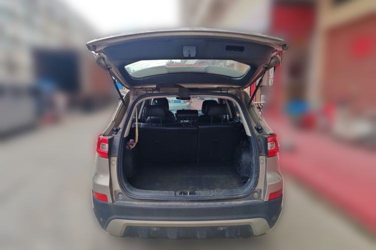 Used CHANGAN CS75 2014 1.8T Automatic Fashion Model China IV Standard Trunk