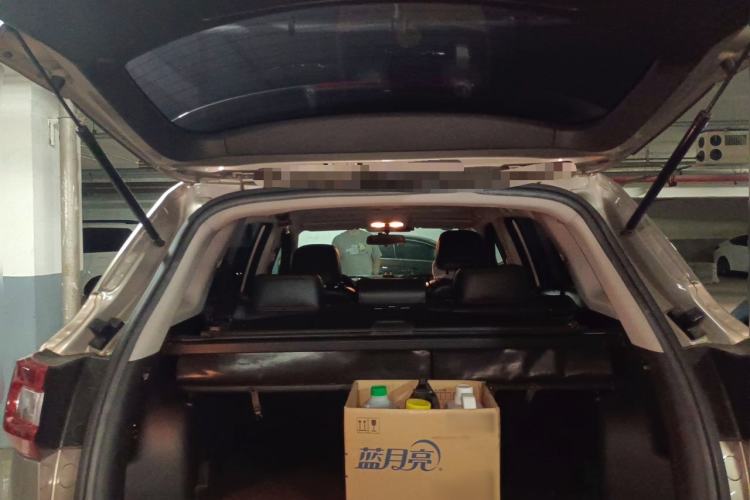 Used CHANGAN CS75 2014 2.0L Manual Luxury Version China IV Standard Trunk