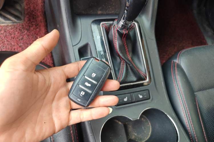 Used CHANGAN CS75 2014 1.8T Automatic Fashion Model China IV Standard Vehicle Key