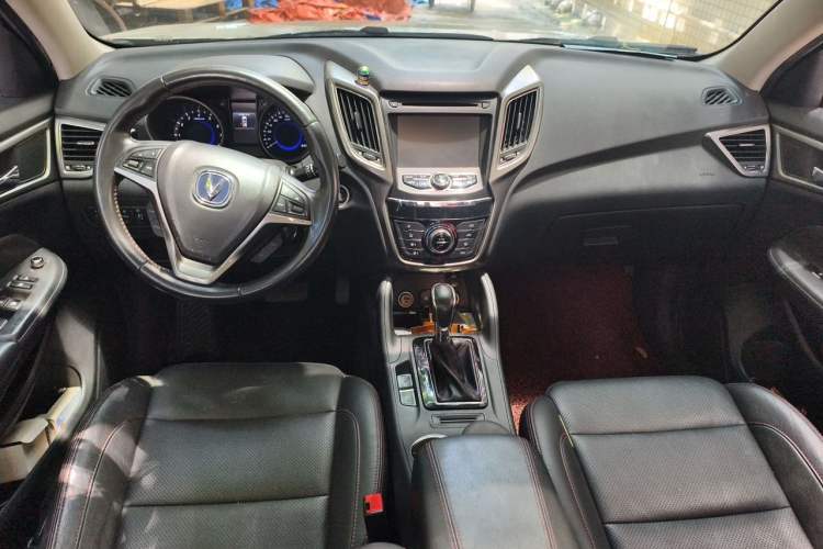 Used CHANGAN CS75 2014 1.8T Automatic Elite Model China IV Standard Center Console